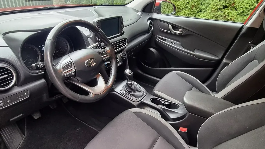 HYUNDAI Kona -