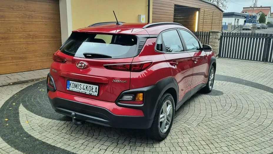 HYUNDAI Kona -