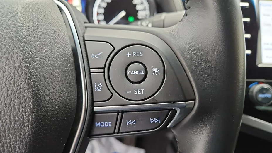TOYOTA Camry -