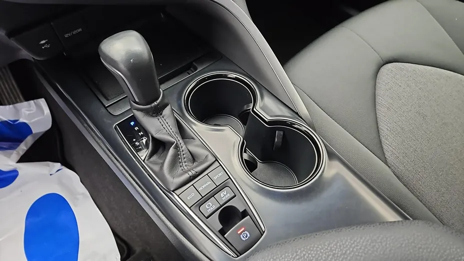 TOYOTA Camry -