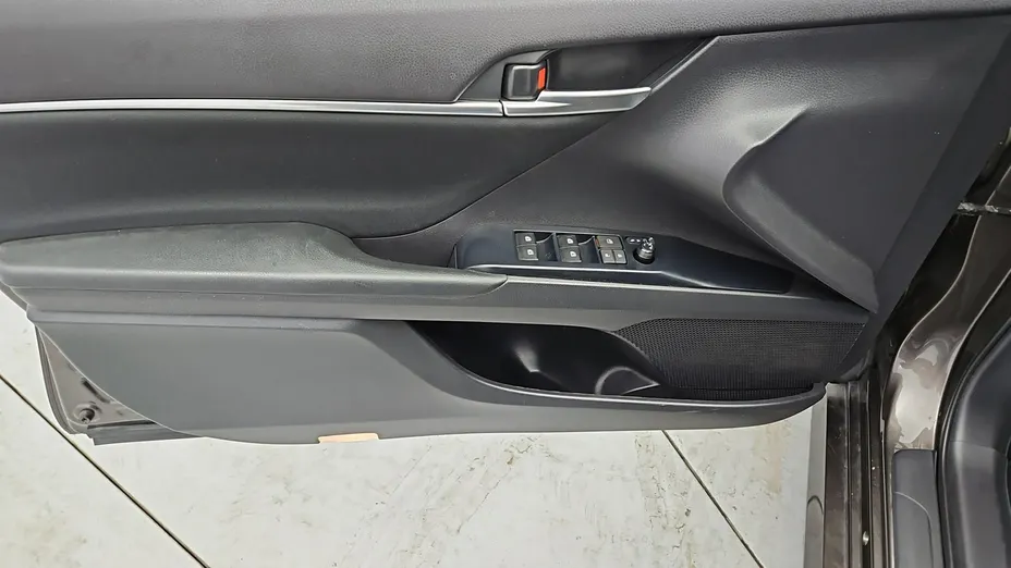 TOYOTA Camry -