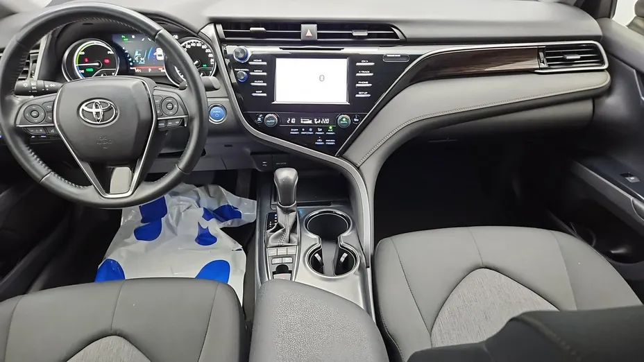 TOYOTA Camry -
