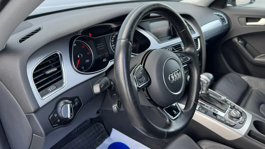 AUDI A4 -