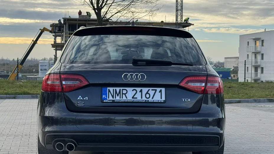 AUDI A4 -
