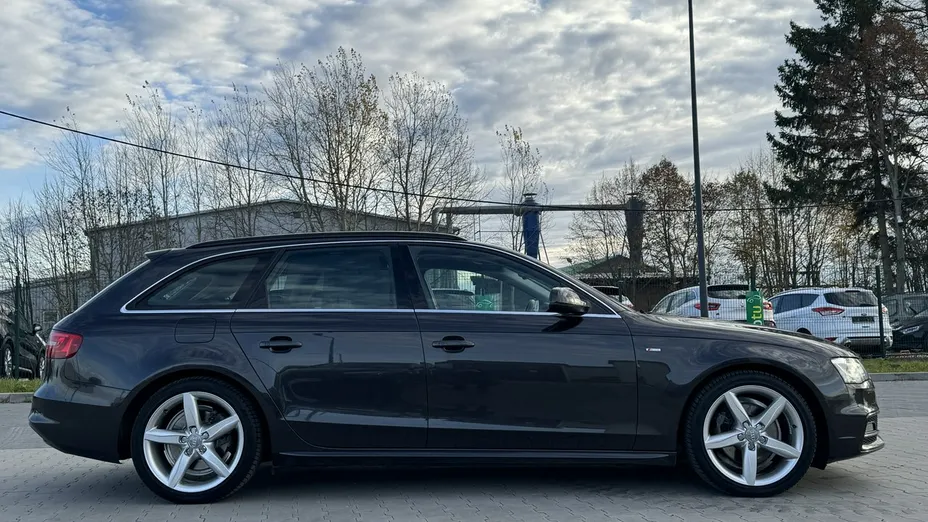 AUDI A4 -