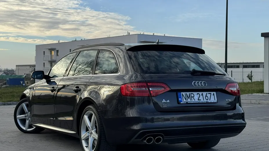 AUDI A4 -