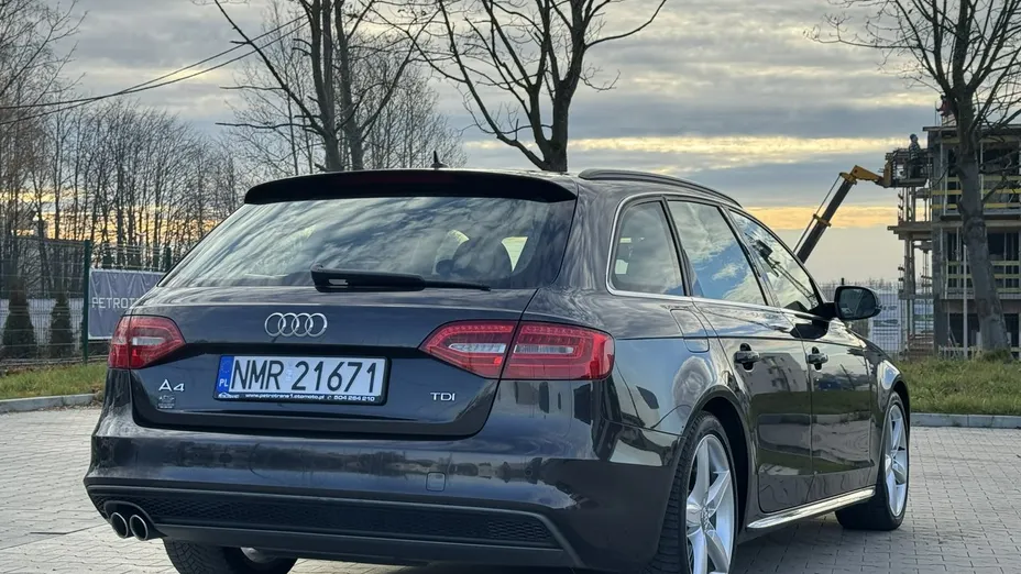 AUDI A4 -