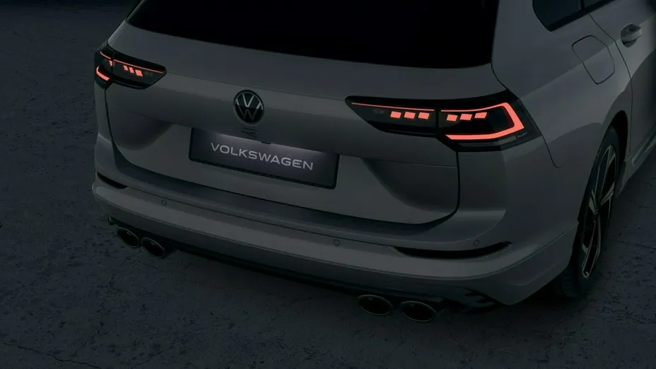 VOLKSWAGEN Golf -