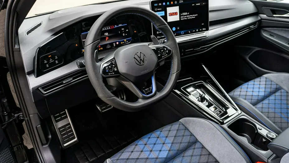 VOLKSWAGEN Golf -