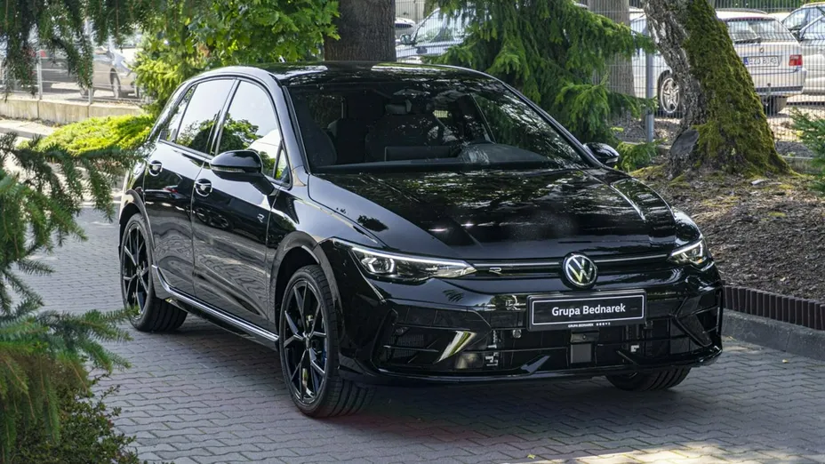 VOLKSWAGEN Golf -