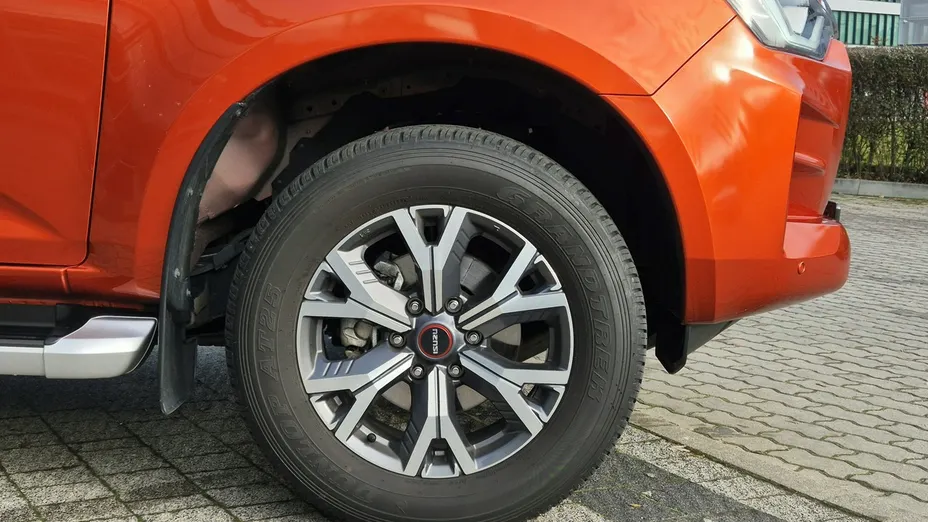 ISUZU D-Max -