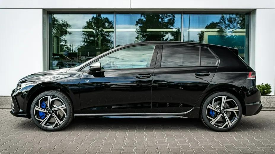 VOLKSWAGEN Golf -