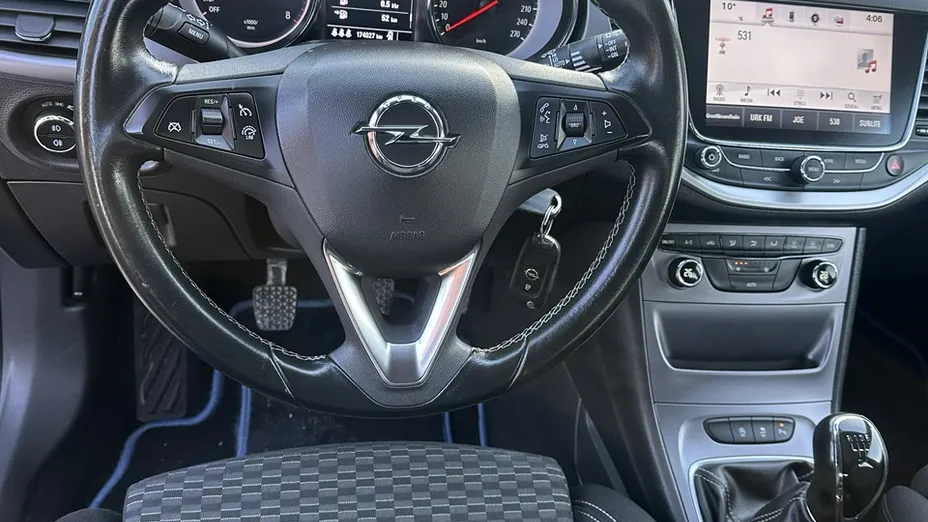 OPEL Astra -
