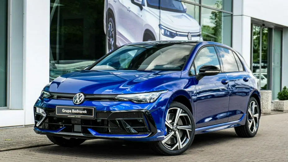 VOLKSWAGEN Golf -