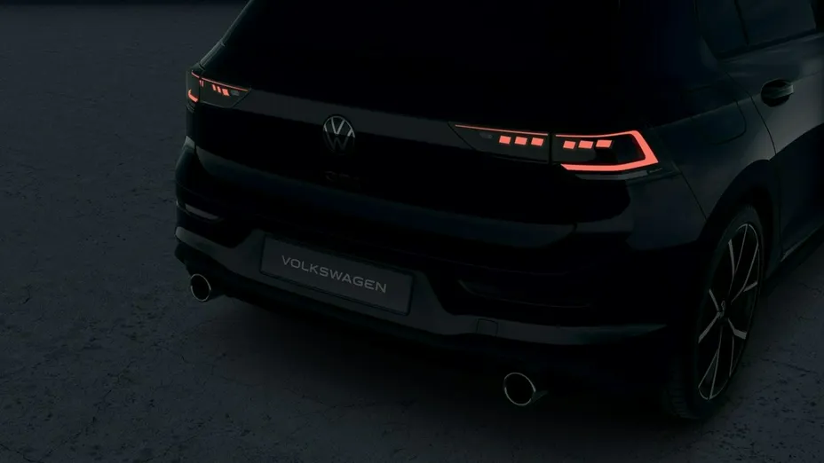 VOLKSWAGEN Golf -