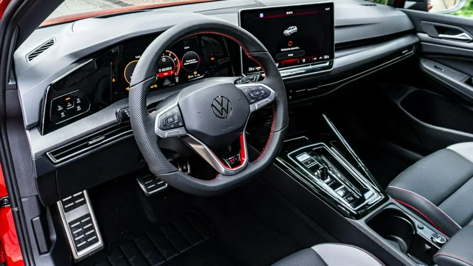 VOLKSWAGEN Golf -