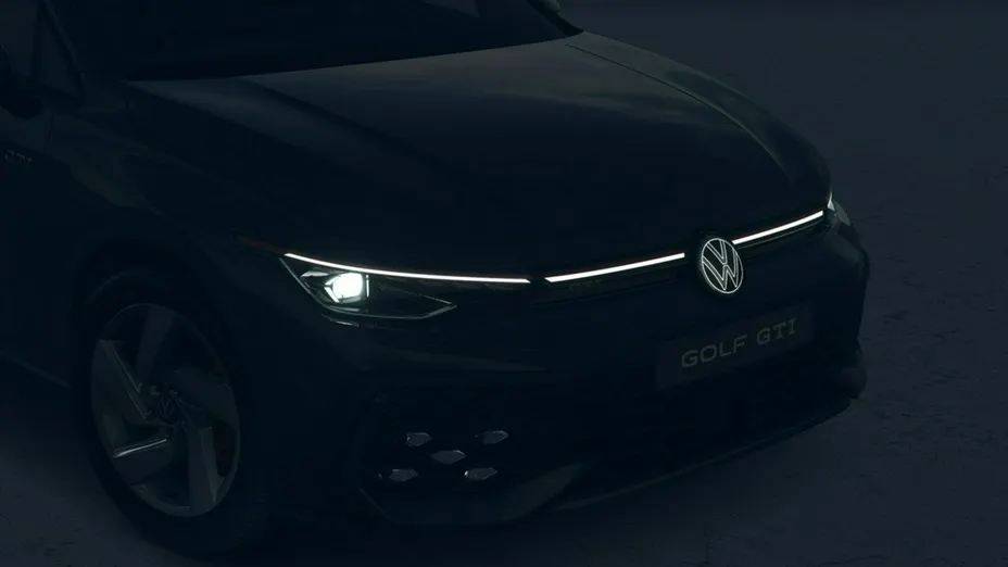 VOLKSWAGEN Golf -