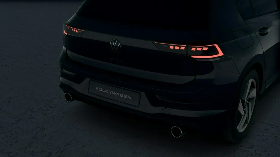 VOLKSWAGEN Golf -