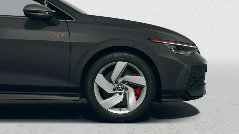 VOLKSWAGEN Golf -