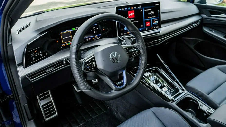 VOLKSWAGEN Golf -