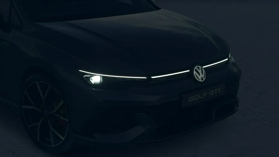 VOLKSWAGEN Golf -