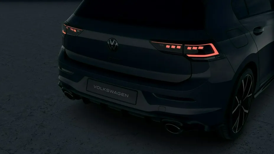 VOLKSWAGEN Golf -