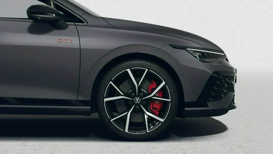 VOLKSWAGEN Golf -