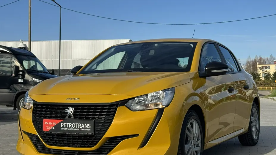 PEUGEOT 208 -