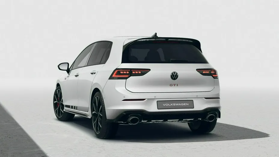 VOLKSWAGEN Golf -
