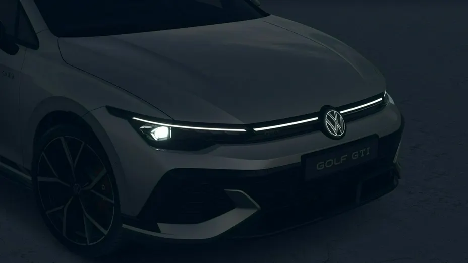 VOLKSWAGEN Golf -