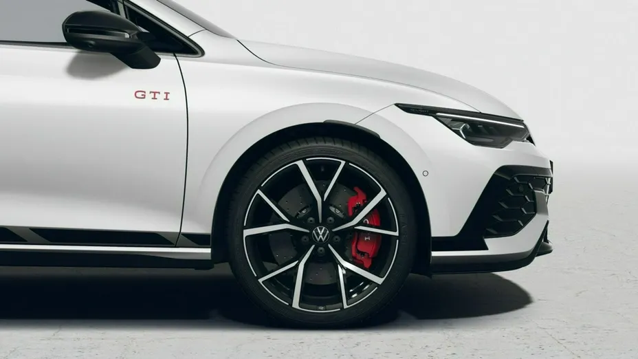 VOLKSWAGEN Golf -