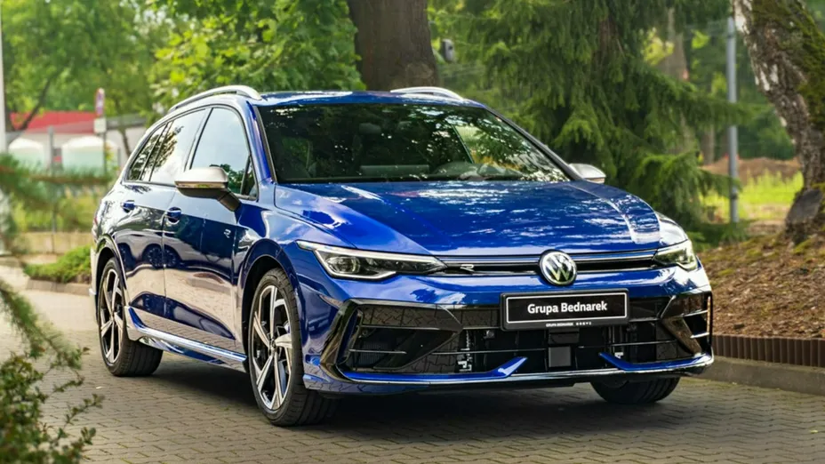 VOLKSWAGEN Golf -