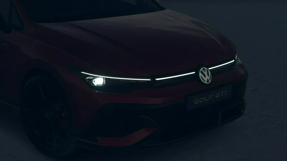 VOLKSWAGEN Golf -