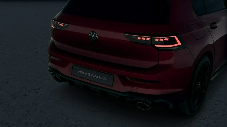 VOLKSWAGEN Golf -