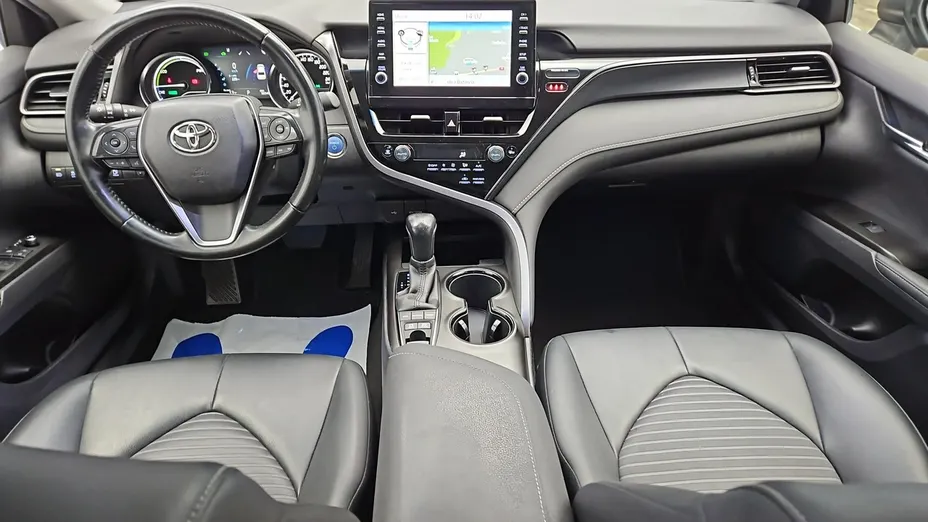 TOYOTA Camry -