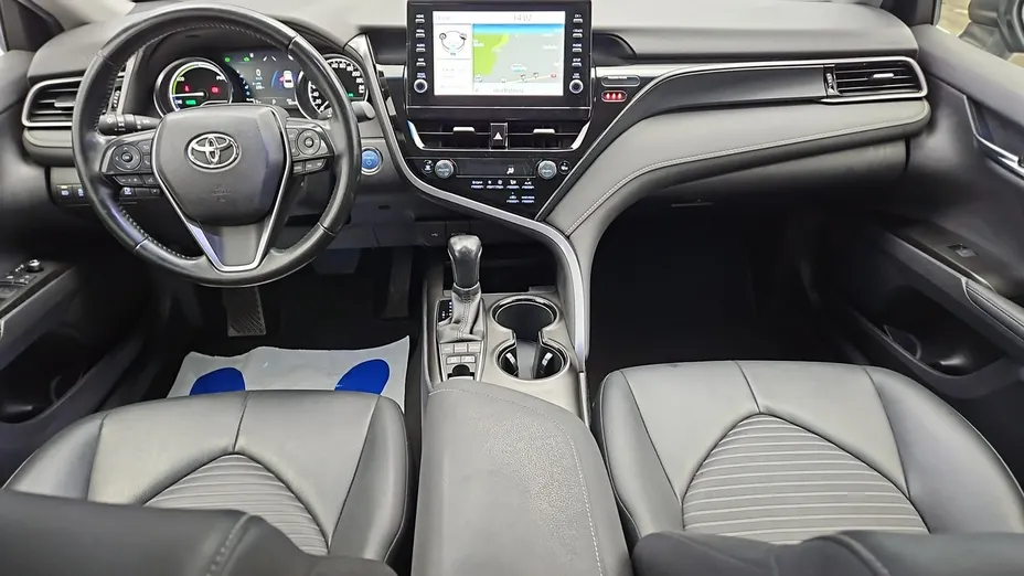 TOYOTA Camry -