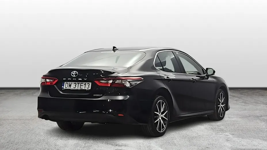TOYOTA Camry -