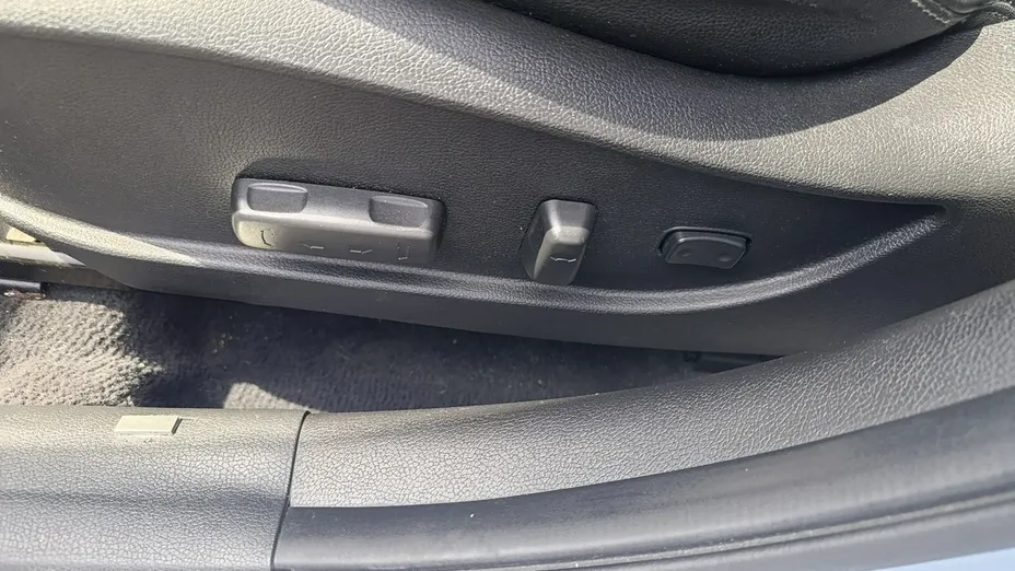 HYUNDAI Elantra -
