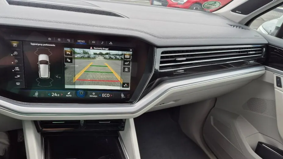 VOLKSWAGEN Touareg -