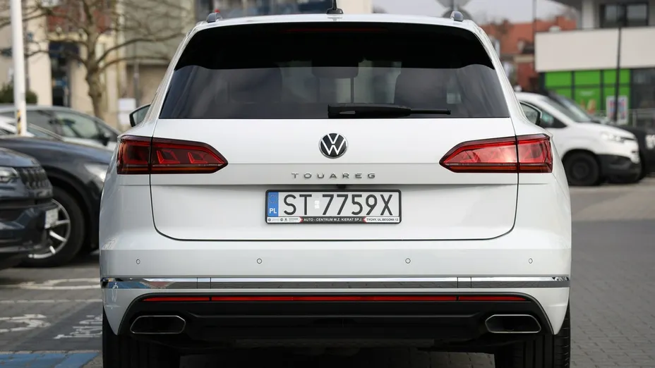 VOLKSWAGEN Touareg -