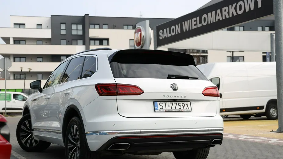 VOLKSWAGEN Touareg -