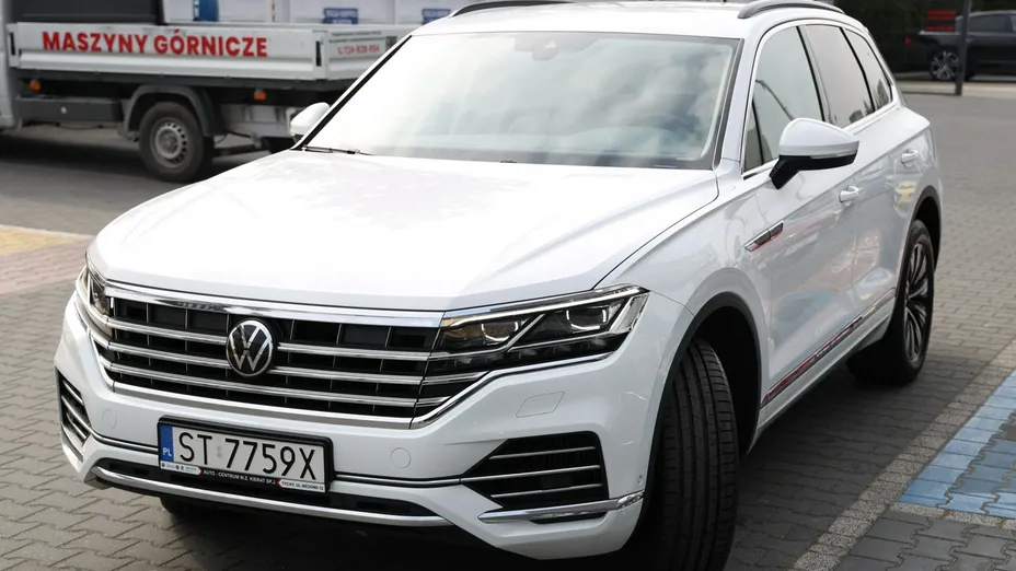 VOLKSWAGEN Touareg -
