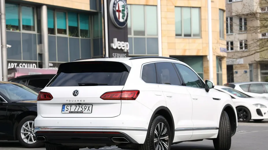 VOLKSWAGEN Touareg -