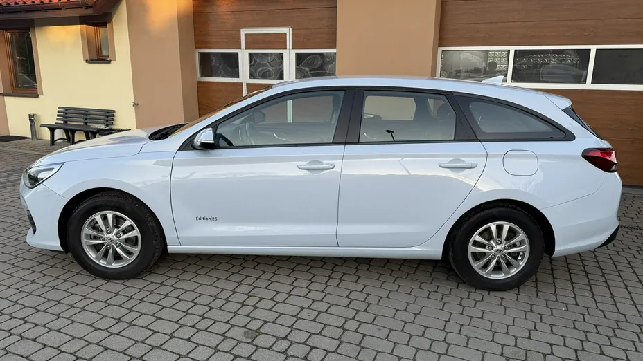 HYUNDAI i30 -