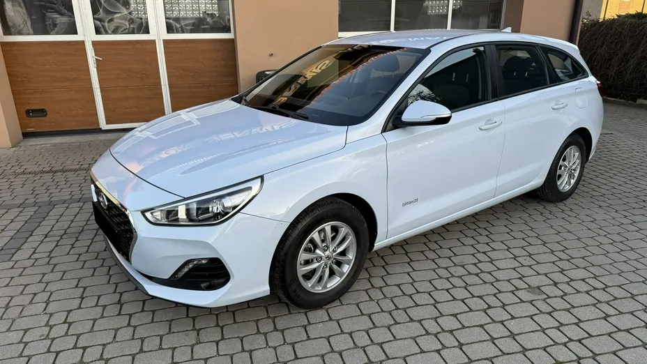HYUNDAI i30 -