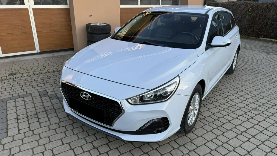 HYUNDAI i30 -