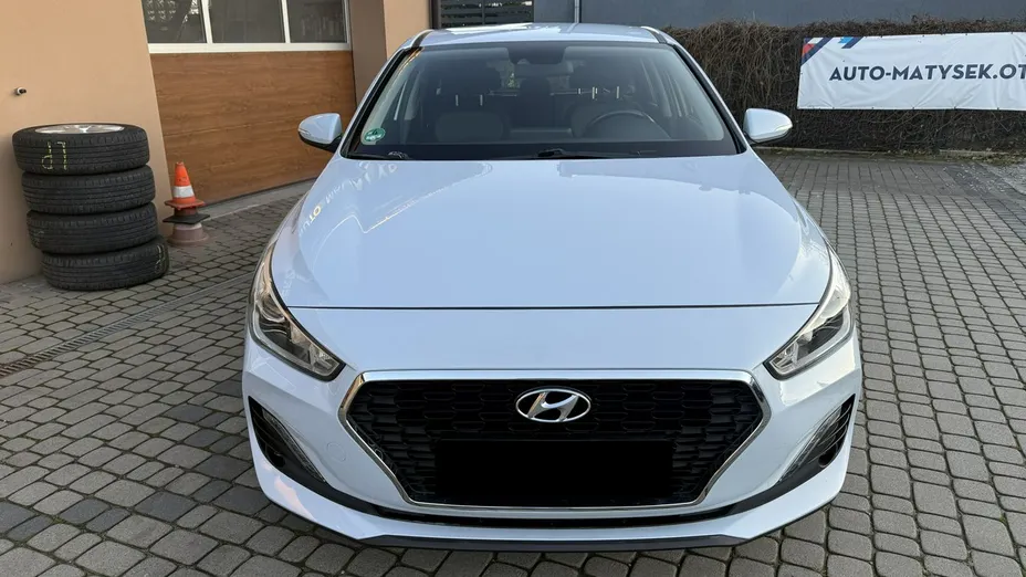 HYUNDAI i30 -