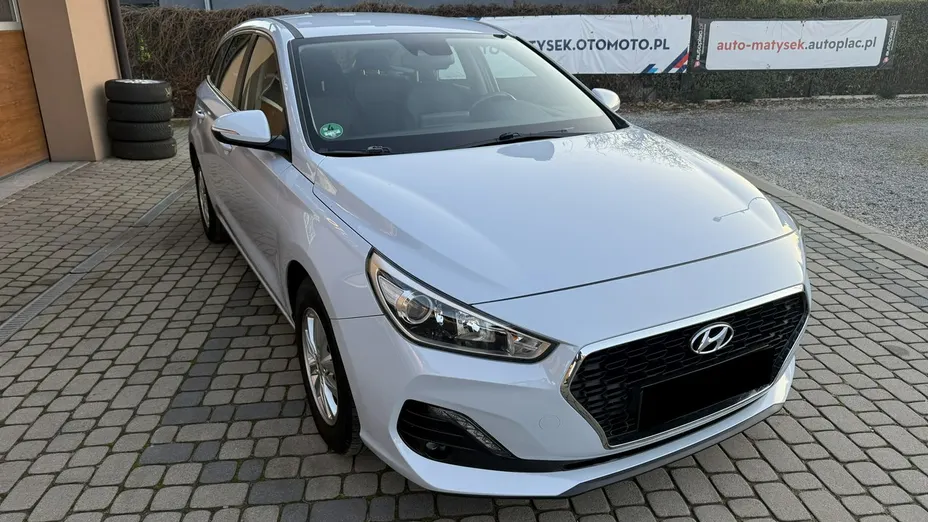HYUNDAI i30 -