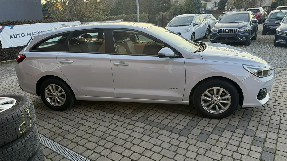 HYUNDAI i30 -