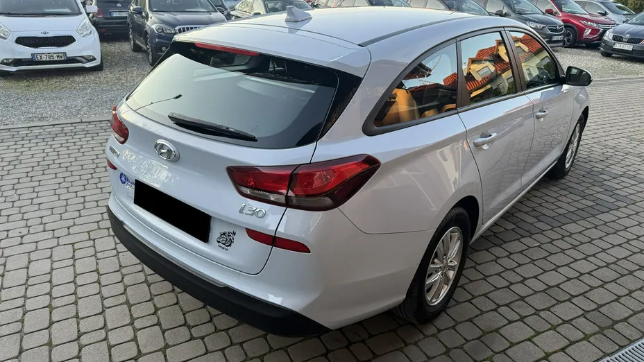 HYUNDAI i30 -